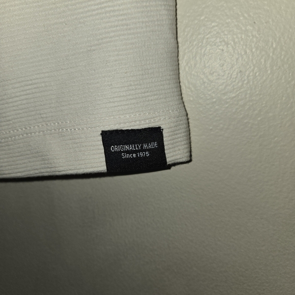 ZARA Classic Cream Men's Shorts - Picture 3 of 5